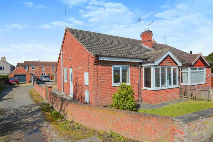 2 Bedroom Semi-Detached Bungalow To Rent In Fieldside, Crowle, Scunthorpe, DN17