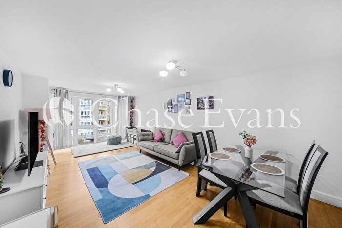 3 Bedroom Flat For Sale In St Davids Square, Isle Of Dogs, London, E14