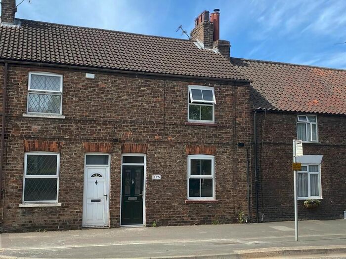 3 Bedroom Terraced House To Rent In Long Street, Easingwold, York, YO61