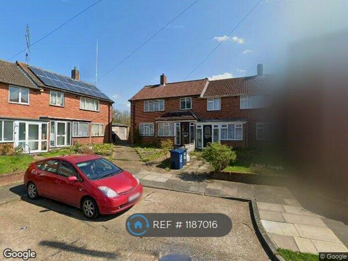 3 Bedroom End Of Terrace House To Rent In Maurier Close, Northolt, UB5