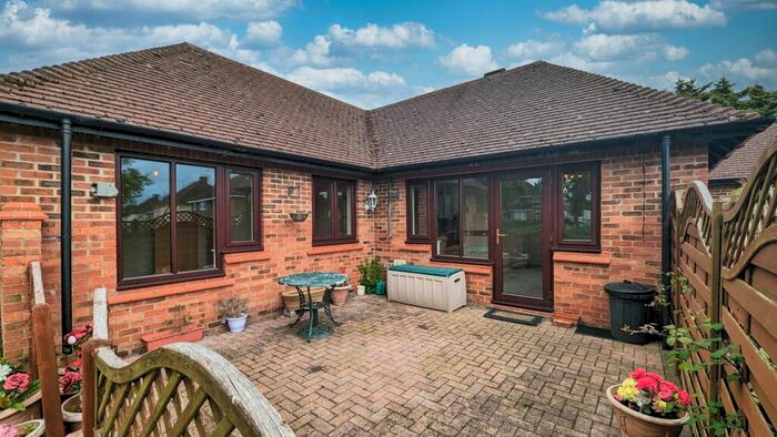 2 Bedroom Bungalow For Sale In Knowles Green, Bletchley, MK2