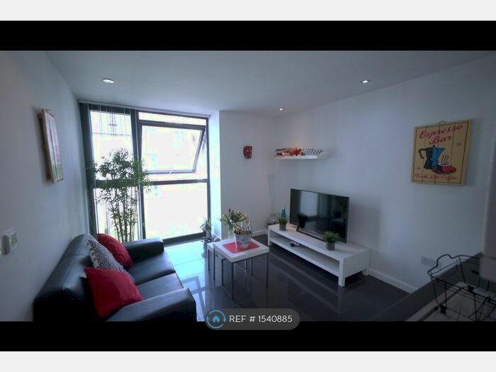 Studio To Rent In Richmond Road, Cardiff, CF24