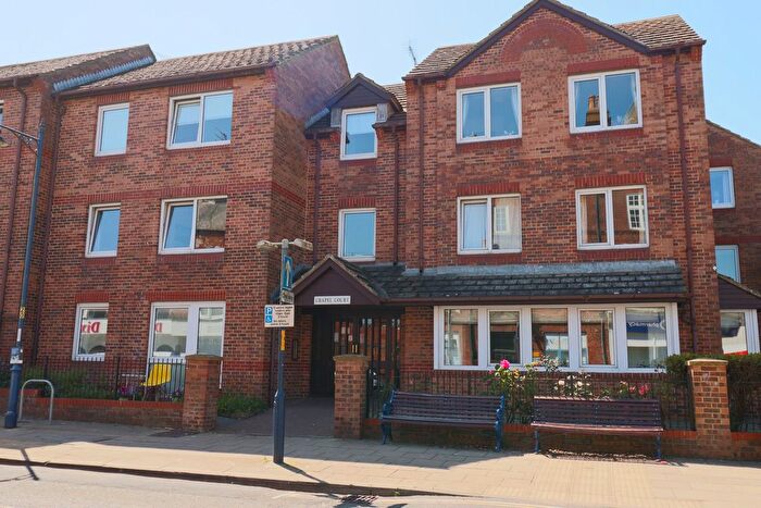 1 Bedroom Flat For Sale In West Avenue, Filey, YO14