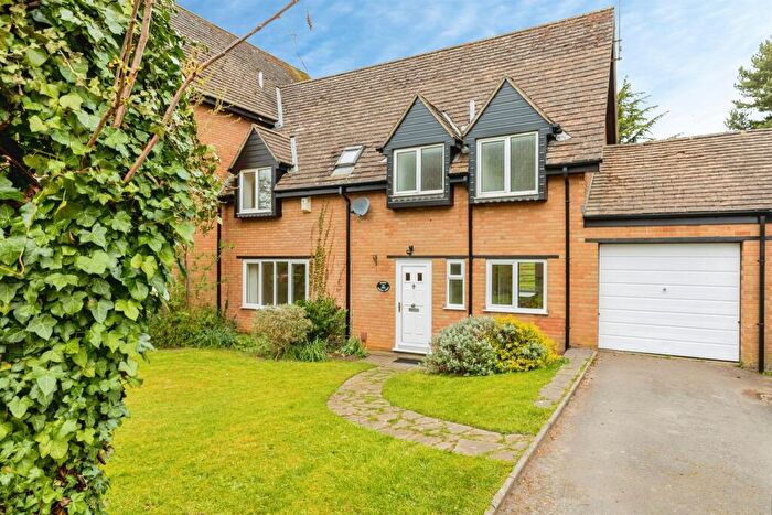 4 Bedroom Terraced House For Sale In Well Yard, Northampton, NN2