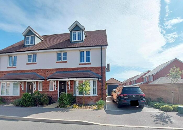 4 Bedroom Semi-Detached House For Sale In Lovell Way, Haddenham, Aylesbury, HP17