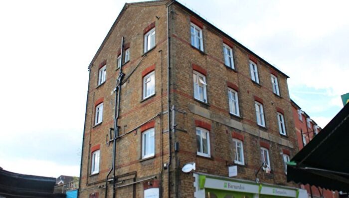 2 Bedroom Flat To Rent In Bridge Street, Godalming, GU7