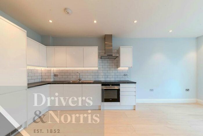 1 Bedroom Apartment To Rent In Holloway Road, Islington, London, N7