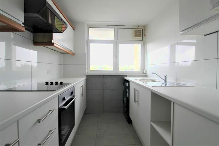 2 Bedroom Flat To Rent In Ayley Croft, Enfield, London, EN1