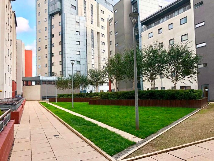 2 Bedroom Flat To Rent In Castlebank Drive, Glasgow Harbour, Glasgow, G11