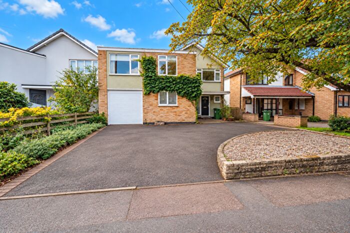 4 Bedroom Detached House For Sale In Brocks Hill Drive, Oadby, Leicester, Leicestershire, LE2