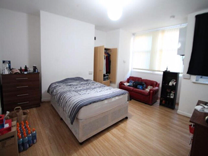 3 Bedroom House To Rent In Brudenell Road, Leeds, LS6