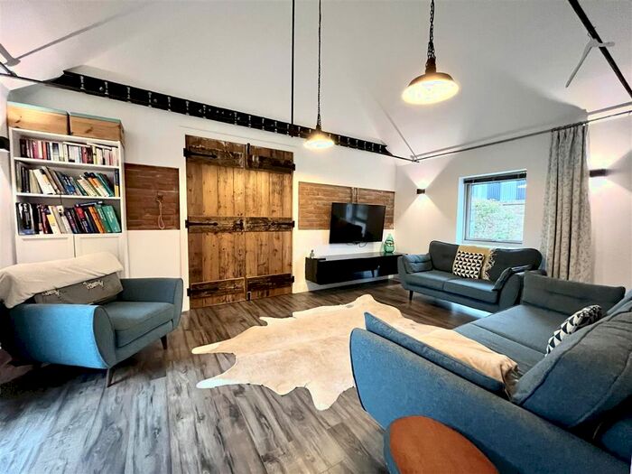 2 Bedroom Barn Conversion To Rent In Epping Green, Hertford, SG13