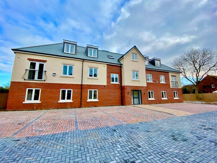 2 Bedroom Apartment To Rent In Danelaw Court, Hinckley, LE10