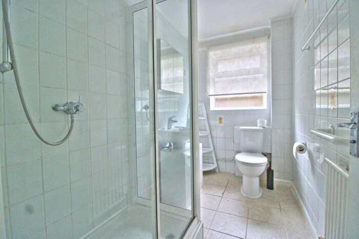 2 Bedroom Detached Bungalow To Rent In Gainsborough Crescent, Eastbourne, BN23