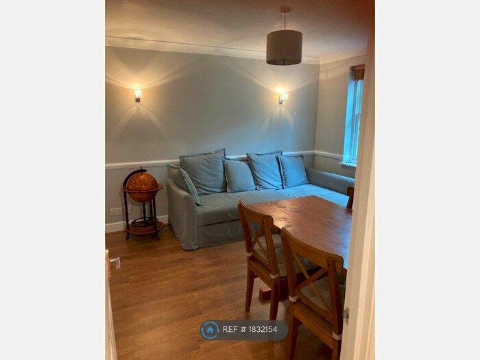 2 Bedroom Flat To Rent In Stapleton Hall Road, London, N4