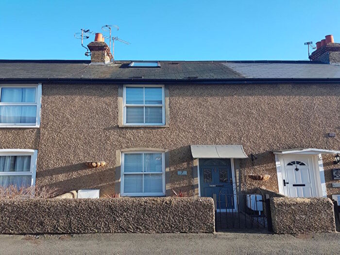 3 Bedroom Terraced House For Sale In Lansdown Road, Chalfont St Peter, Buckinghamshire, SL9