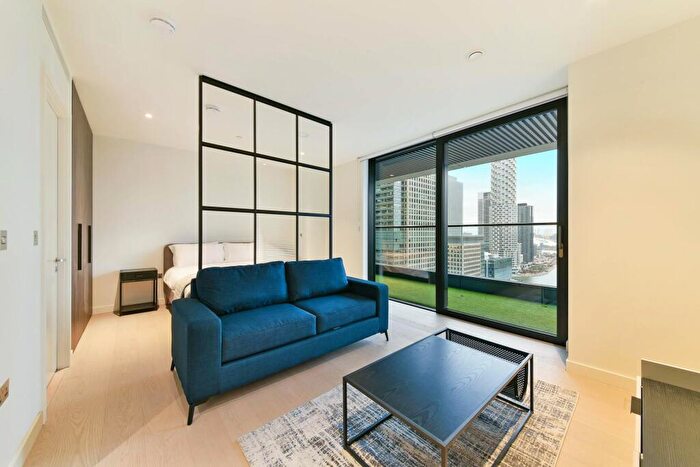 Apartment To Rent In Bagshaw Building, Wardian, Canary Wharf, E14