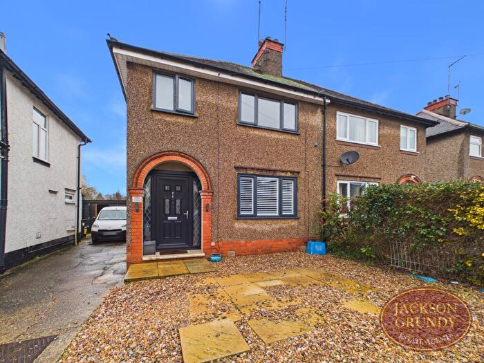 3 Bedroom Semi Detached House For Sale In The Headlands, The Headlands, NN3