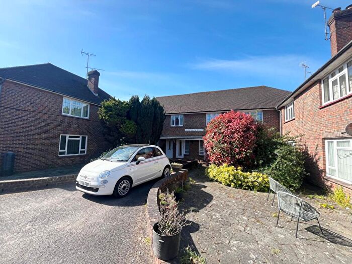 2 Bedroom Flat To Rent In Warren Road, Worthing, BN14