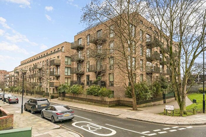 2 Bedroom Flat For Sale In West Row, North Kensington, W10