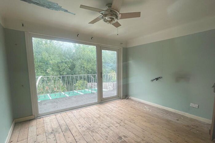 3 Bedroom End Of Terrace House For Sale In Links Avenue, Little Sutton, Ellesmere Port, Cheshire, CH66