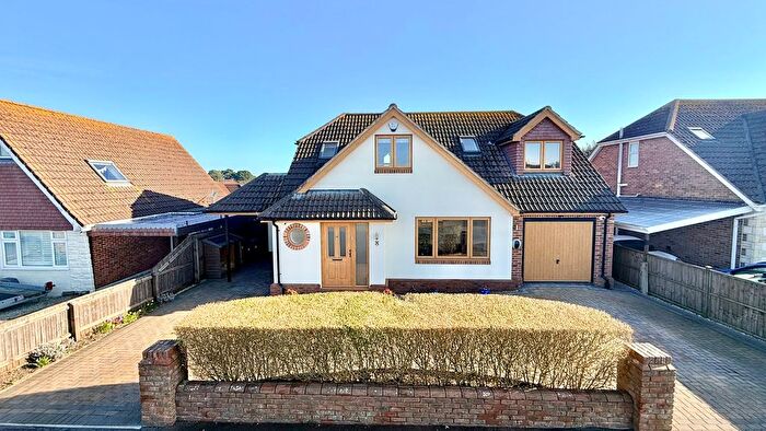 4 Bedroom Detached House For Sale In Beresford Road, Lymington, SO41