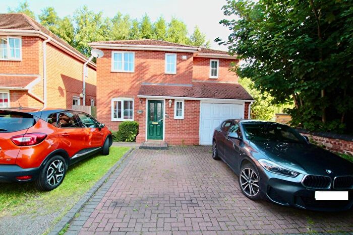 4 Bedroom House To Rent In Parkfield Court, Tamworth, B77