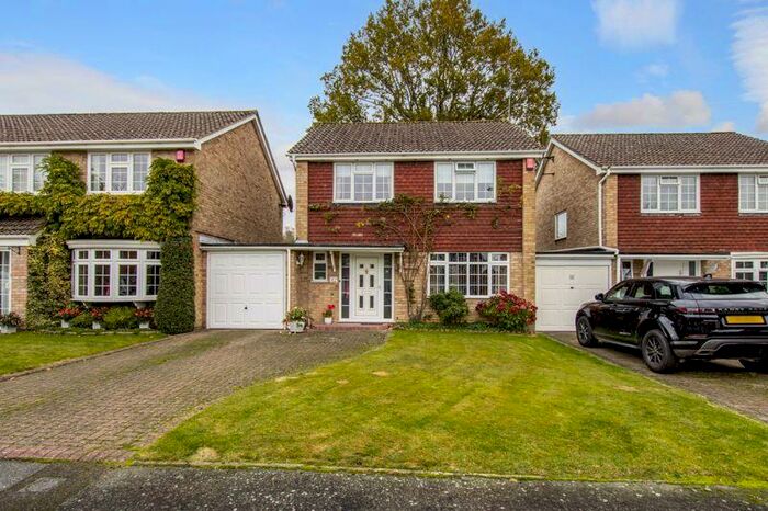 4 Bedroom Detached House To Rent In St. Annes Road, Pound Hill, RH10