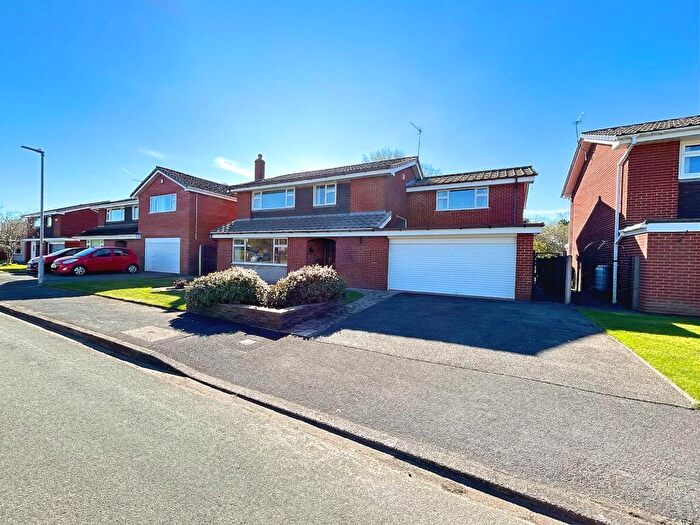 4 Bedroom Detached House For Sale In Coniston Drive, Holmes Chapel, CW4