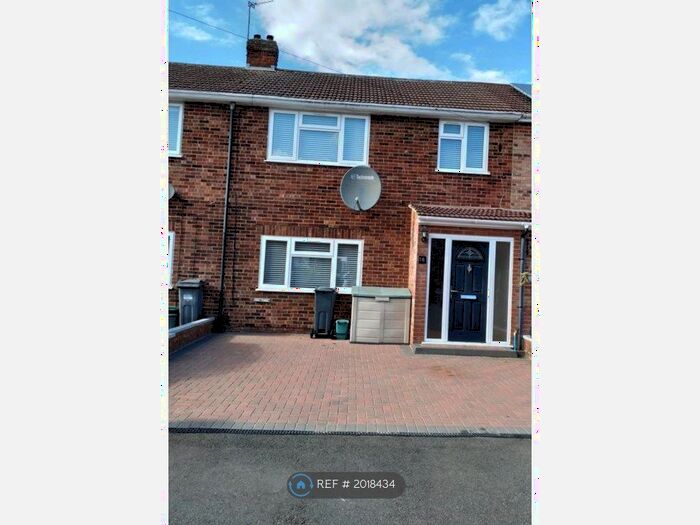 3 Bedroom Terraced House To Rent In Hamilton Close, Feltham, TW13