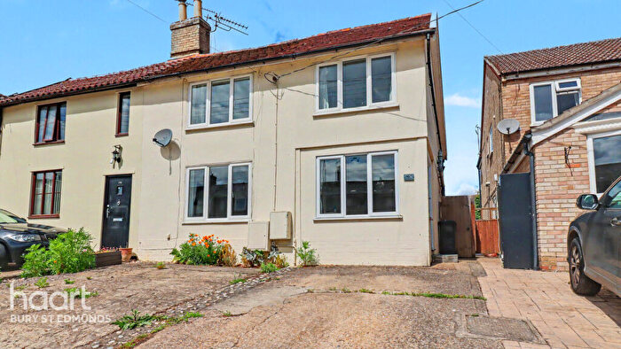 4 Bedroom Semi Detached House For Sale In Poplar Hill, Stowmarket, IP14