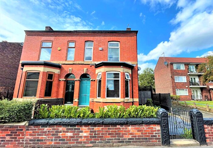 3 Bedroom Semi-Detached House For Sale In Barton Lane, Eccles, M30