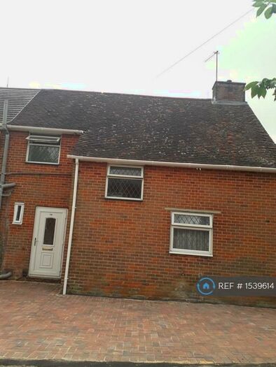 4 Bedroom Semi-Detached House To Rent In Battery Hill, Winchester, SO22