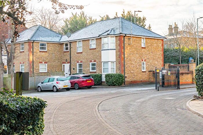2 Bedroom Apartment For Sale In Sele Mill, Hertford, SG14