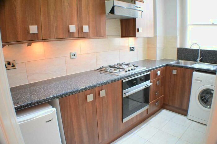 2 Bedroom Flat To Rent In Charterhouse Buildings, London, EC1M