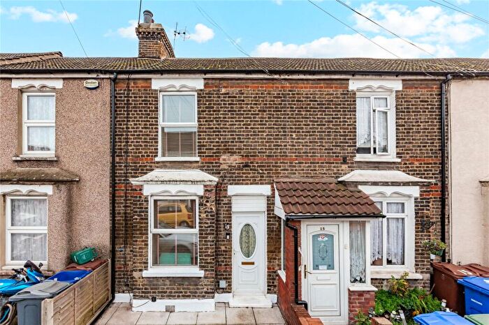 2 Bedroom Terraced House For Sale In Flint Street, Grays, Essex, RM20