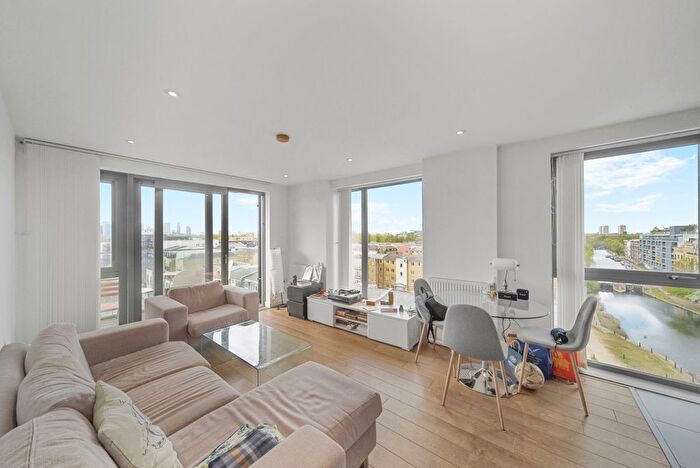 2 Bedroom Flat To Rent In Bootmakers Court, Ben Jonson Road, E1