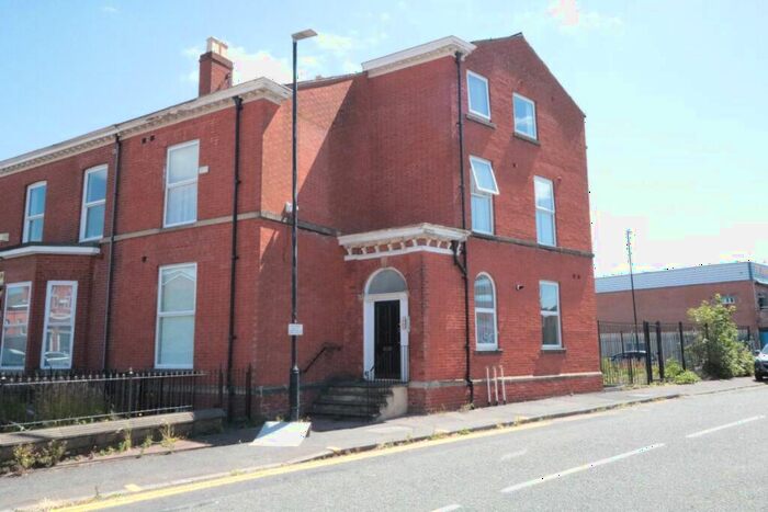 2 Bedroom Apartment To Rent In Chester Road, Old Trafford, Manchester, M16