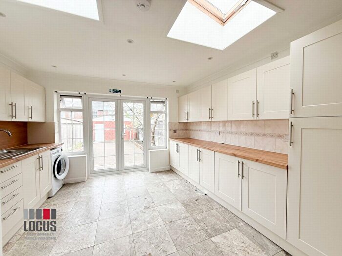 4 Bedroom Terraced House To Rent In Moffat Road, Palmers Green, N13