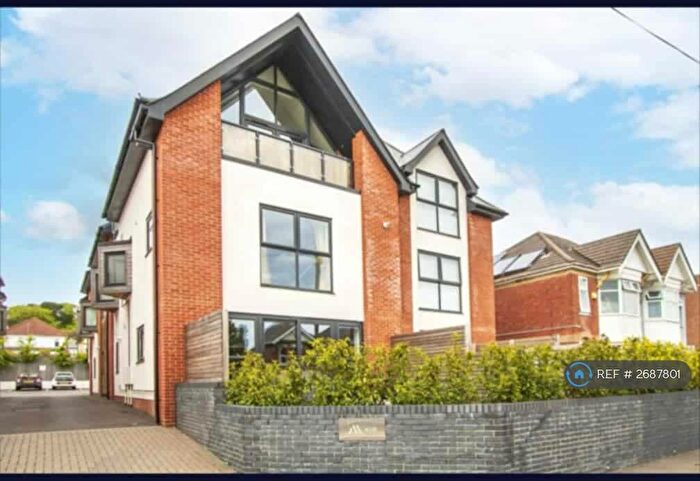 2 Bedroom Flat To Rent In Air, Poole, BH14