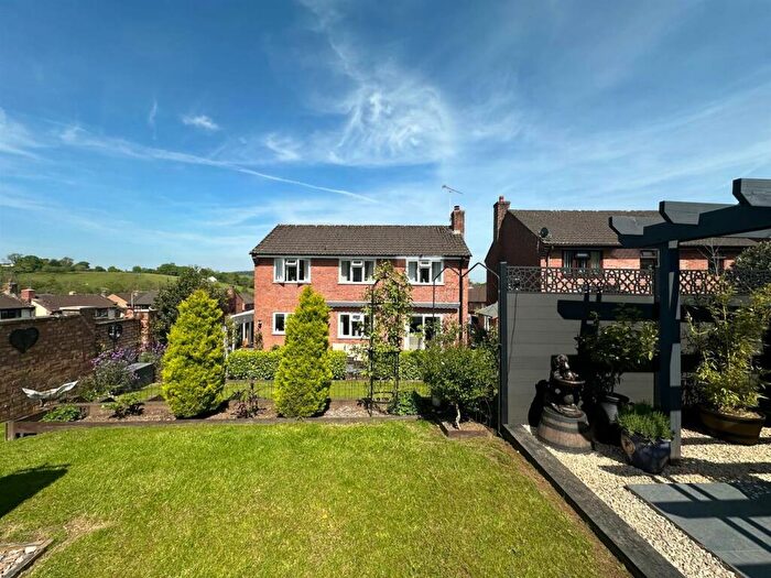 4 Bedroom Detached House For Sale In Lockyer Crescent, Tiverton, EX16