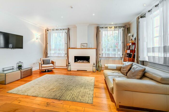 3 Bedroom End Of Terrace House To Rent In Onslow Mews East, London, SW7