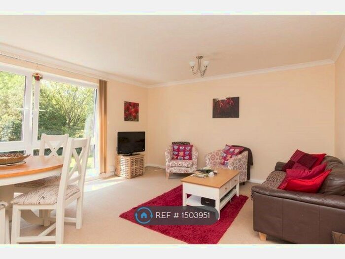 2 Bedroom Flat To Rent In Mersey Road, Stockport, SK4