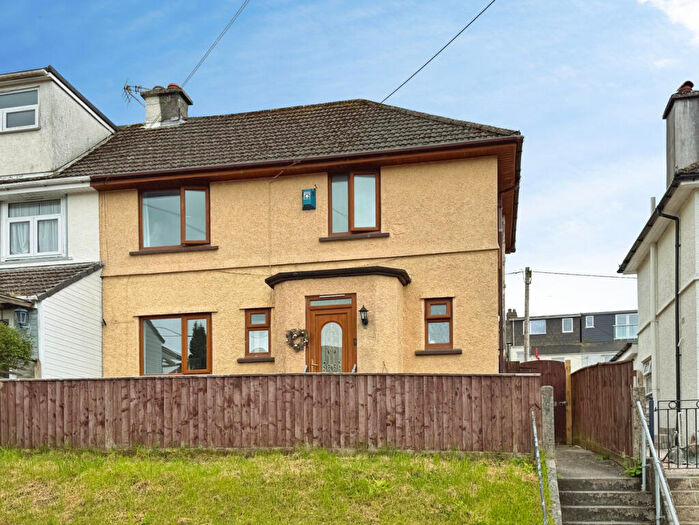 3 Bedroom Semi Detached House For Sale In George Avenue, Plymouth, PL7