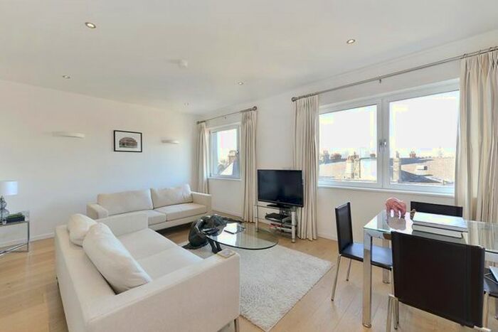 1 Bedroom Flat To Rent In Baker Street, Marylebone, W1U