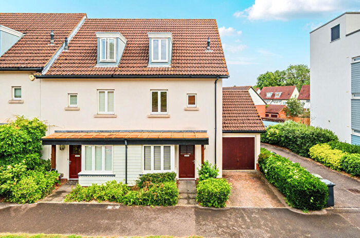 3 Bedroom End Of Terrace House For Sale In Macdowall Road, Guildford, Surrey, GU2