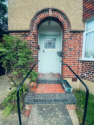 1 Bedroom Maisonette To Rent In Potter Street, Northwood, HA6