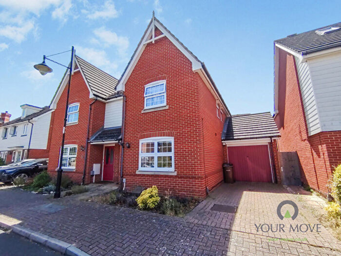 3 Bedroom Semi-Detached House For Sale In Apollo Way, St. Marys Island, Chatham, Kent, ME4