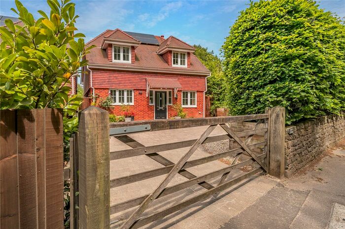 3 Bedroom Detached House For Sale In Linchmere Road, Haslemere, GU27