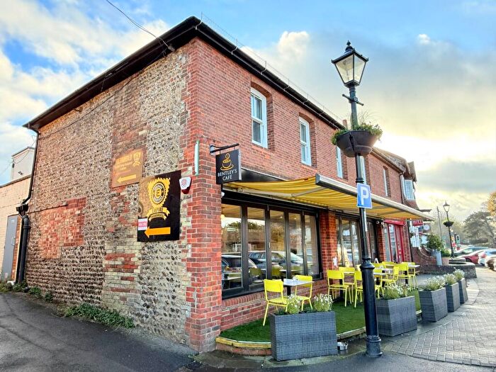 2 Bedroom Flat To Rent In The Square, Angmering, BN16